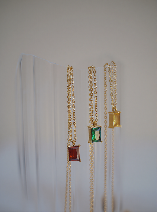 Emerald Aura Necklace